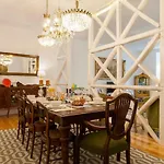 Lägenhet Chiado 4-bedroom Flat Lisboa