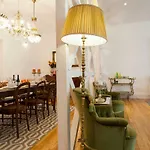 Chiado 4-bedroom Flat