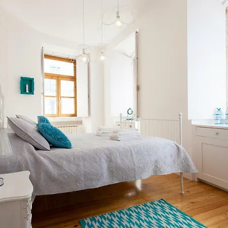 아파트 Chiado 4-bedroom Flat *