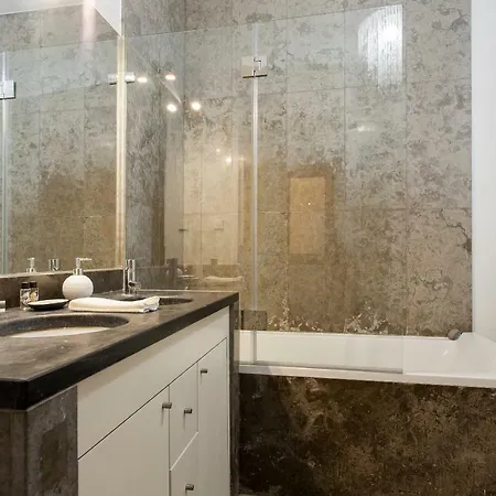 아파트 Chiado 4-bedroom Flat *