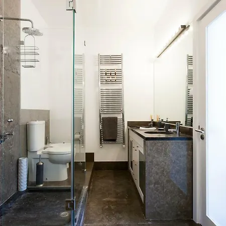 Chiado 4-bedroom Flat Lisbon