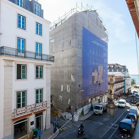 Chiado 4-bedroom Flat Apartment Lisbon