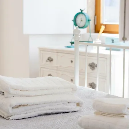 Chiado 4-bedroom Flat