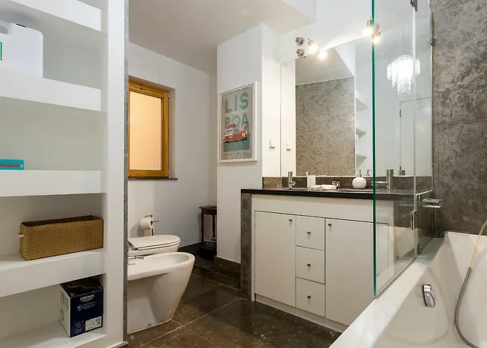 Chiado 4-bedroom Flat Apartament *