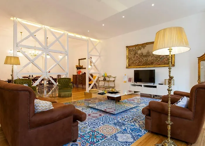 Chiado 4-bedroom Flat * Lisboa