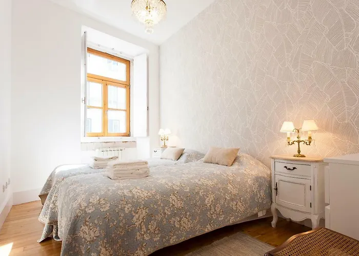 Chiado 4-bedroom Flat