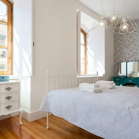 شقة Chiado 4-bedroom Flat