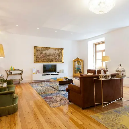 Chiado 4-bedroom Flat Apartament Lizbona