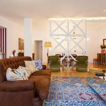 Chiado 4-bedroom Flat